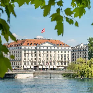 Four Seasons Des Bergues Otel