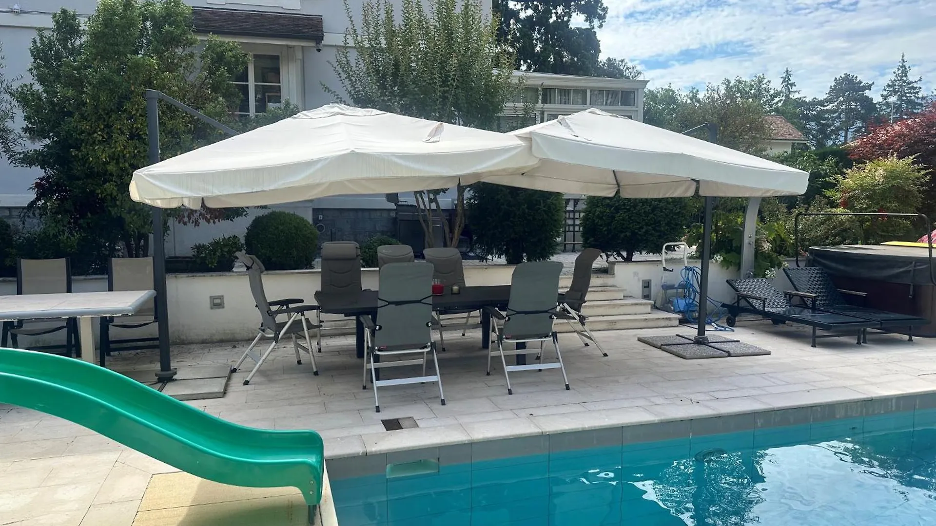 Residence Montblanc Duplex Avec Jacuzzi Cenevre İsviçre