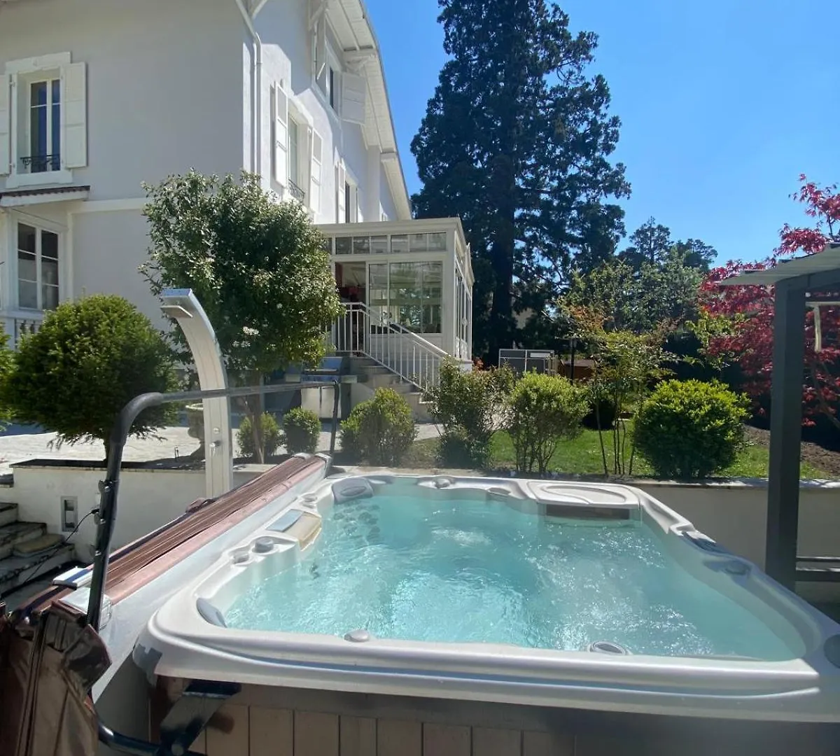 Residence Montblanc Duplex Avec Jacuzzi Cenevre İsviçre