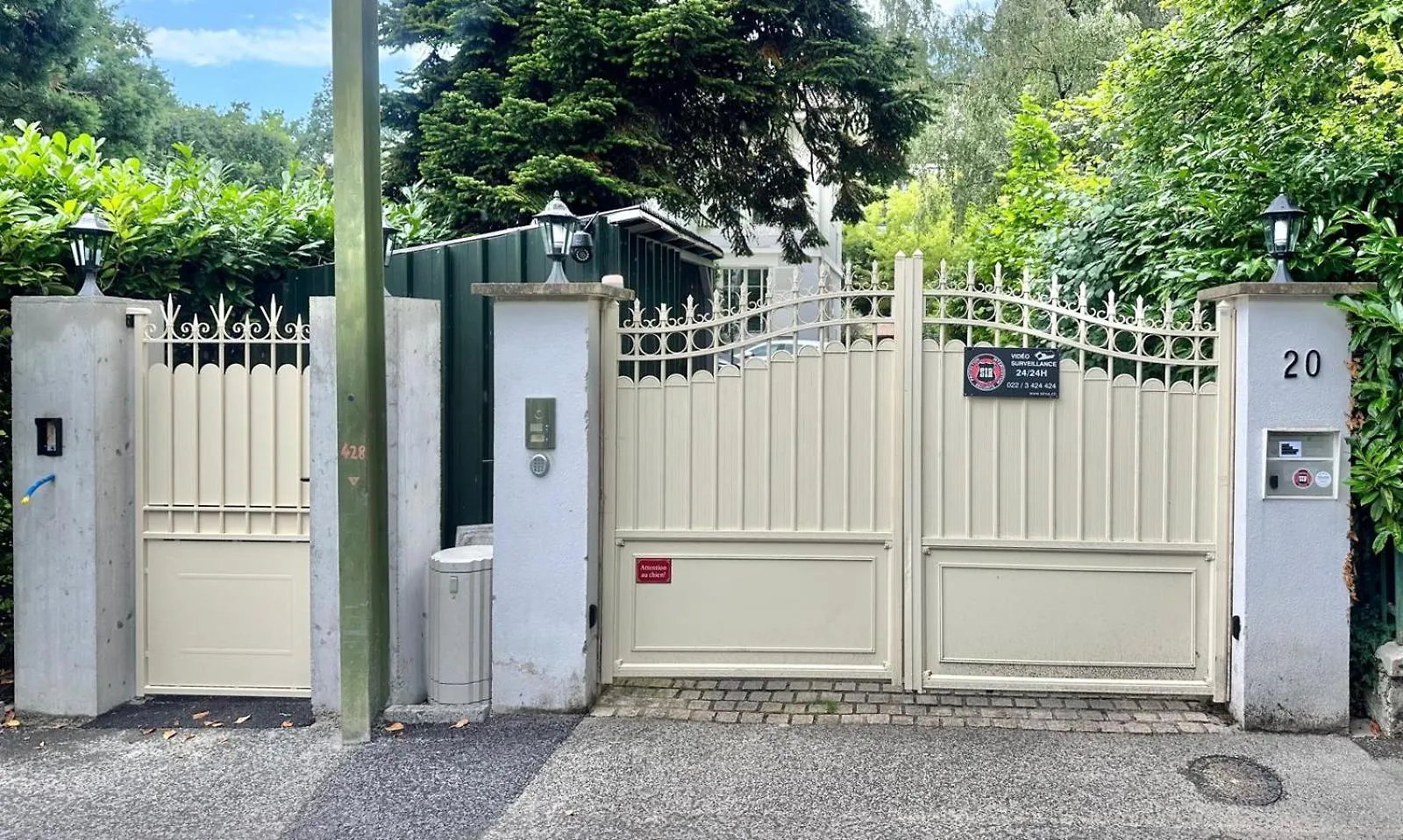 Residence Montblanc Duplex Avec Jacuzzi Geneva